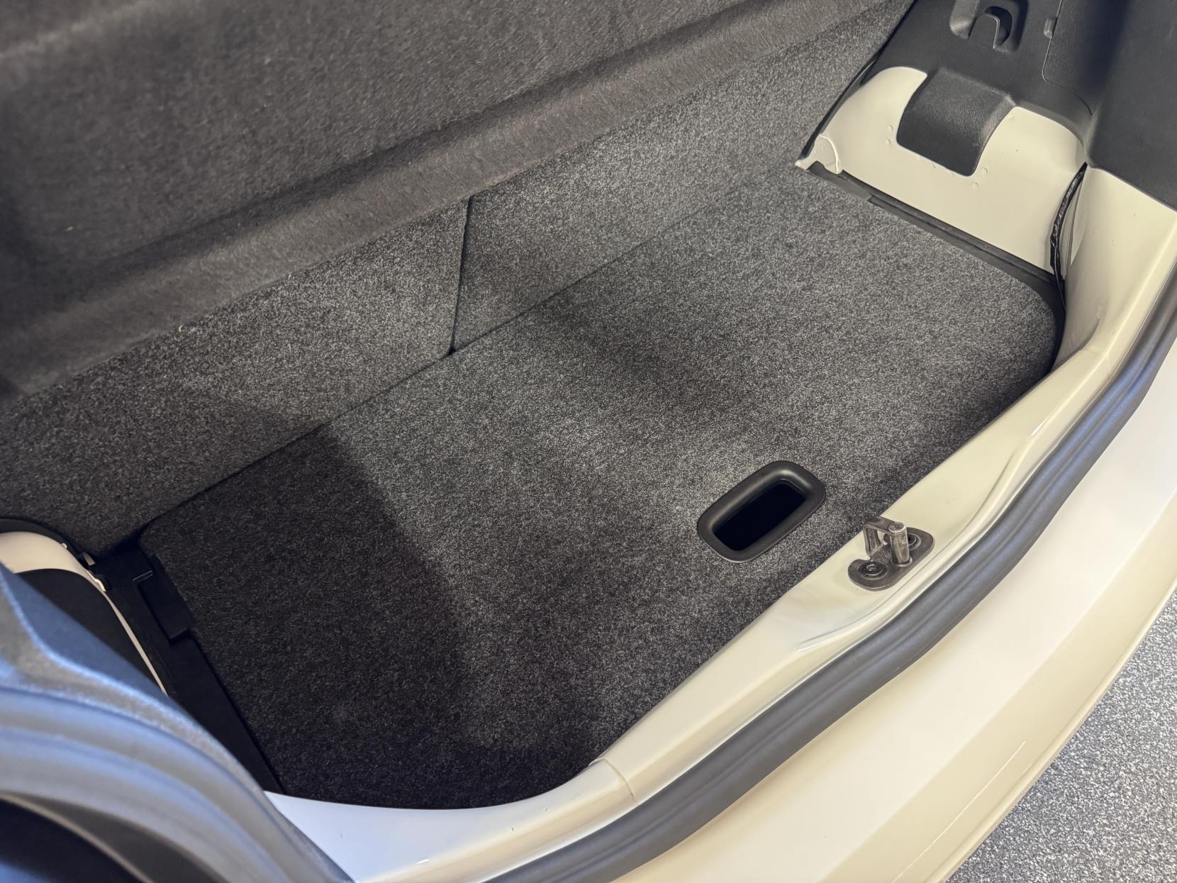 Volkswagen up! 1.0 Move up! Hatchback 3dr Petrol ASG Auto