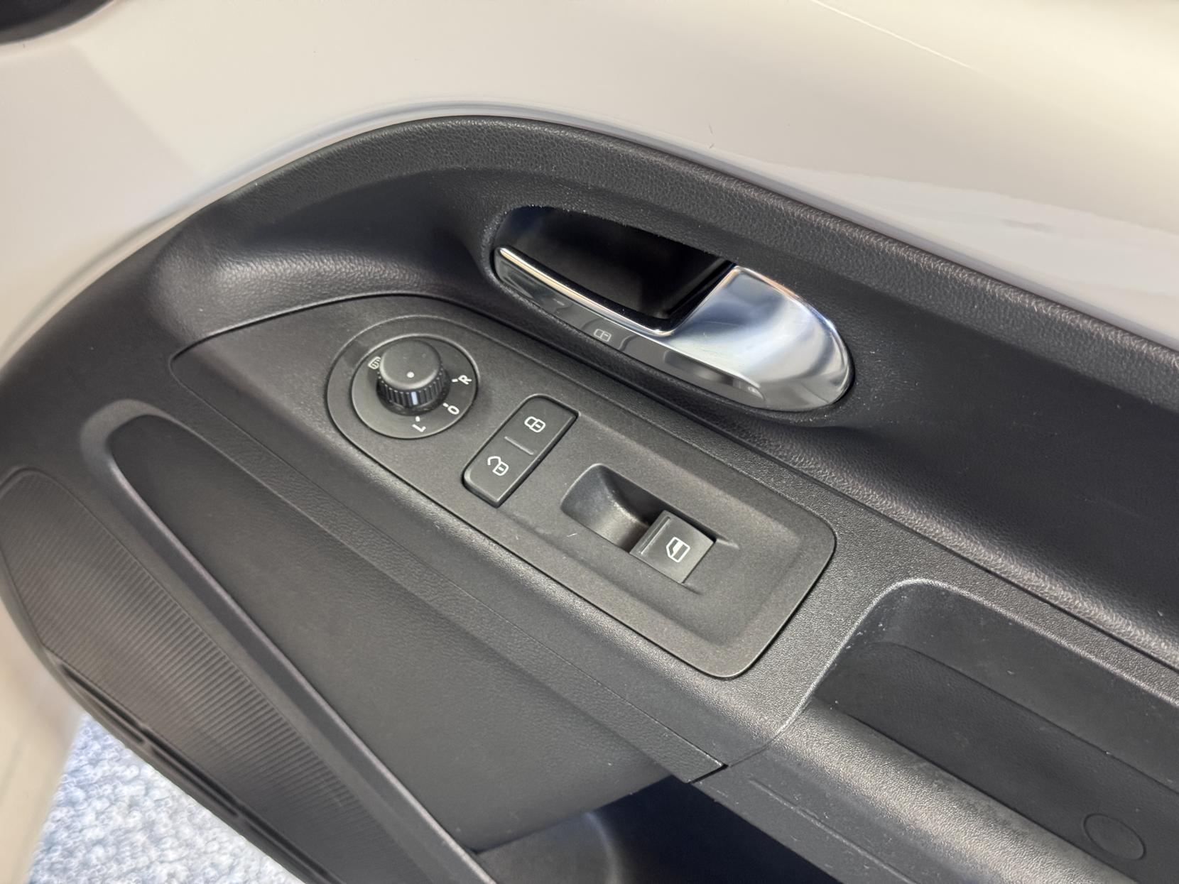 Volkswagen up! 1.0 Move up! Hatchback 3dr Petrol ASG Auto