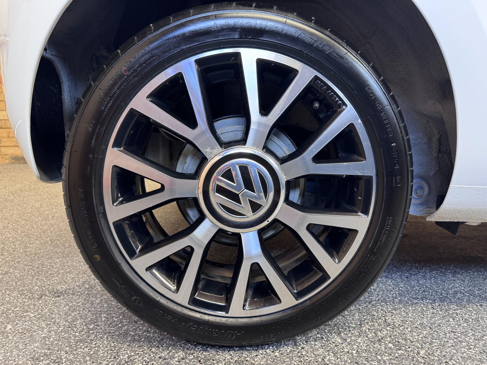 Volkswagen up! 1.0 Move up! Hatchback 3dr Petrol ASG Auto