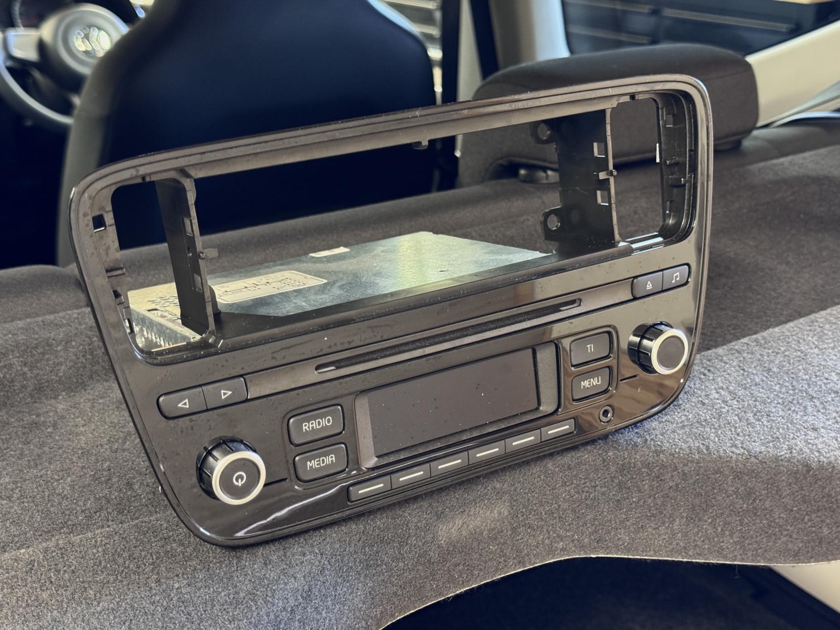 Volkswagen up! 1.0 Move up! Hatchback 3dr Petrol ASG Auto