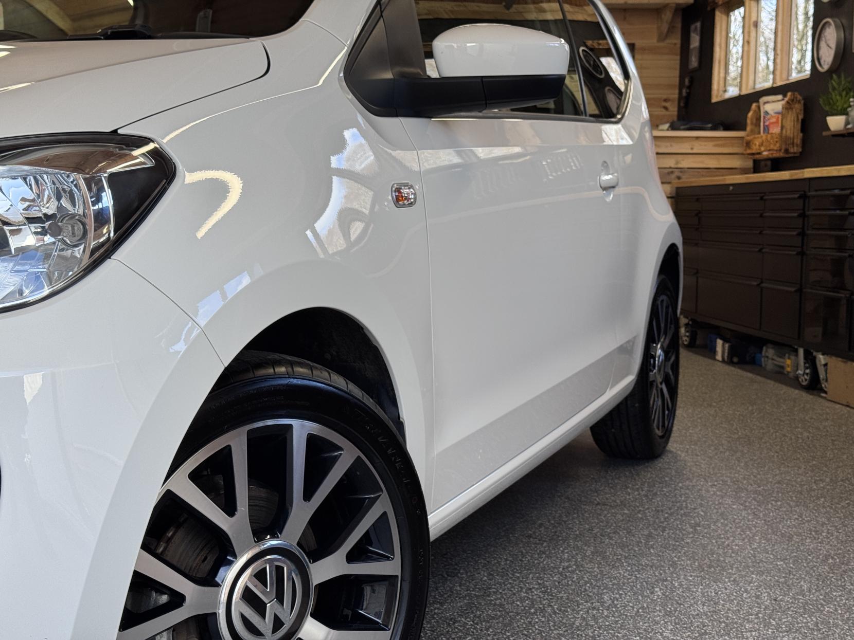 Volkswagen up! 1.0 Move up! Hatchback 3dr Petrol ASG Auto