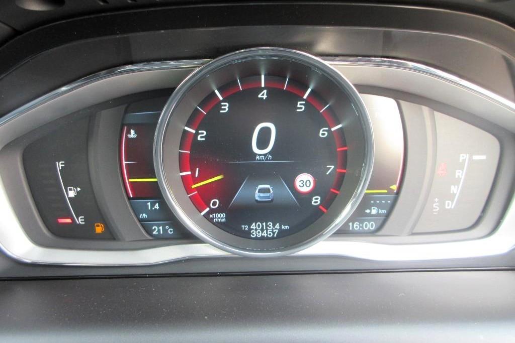Volvo XC60 3.0 Turbo Petrol T6 AWD R-Design SUV 5dr Auto
