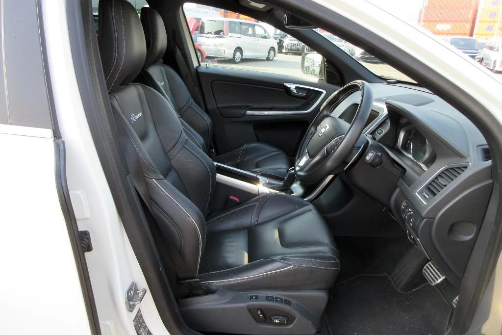 Volvo XC60 3.0 Turbo Petrol T6 AWD R-Design SUV 5dr Auto