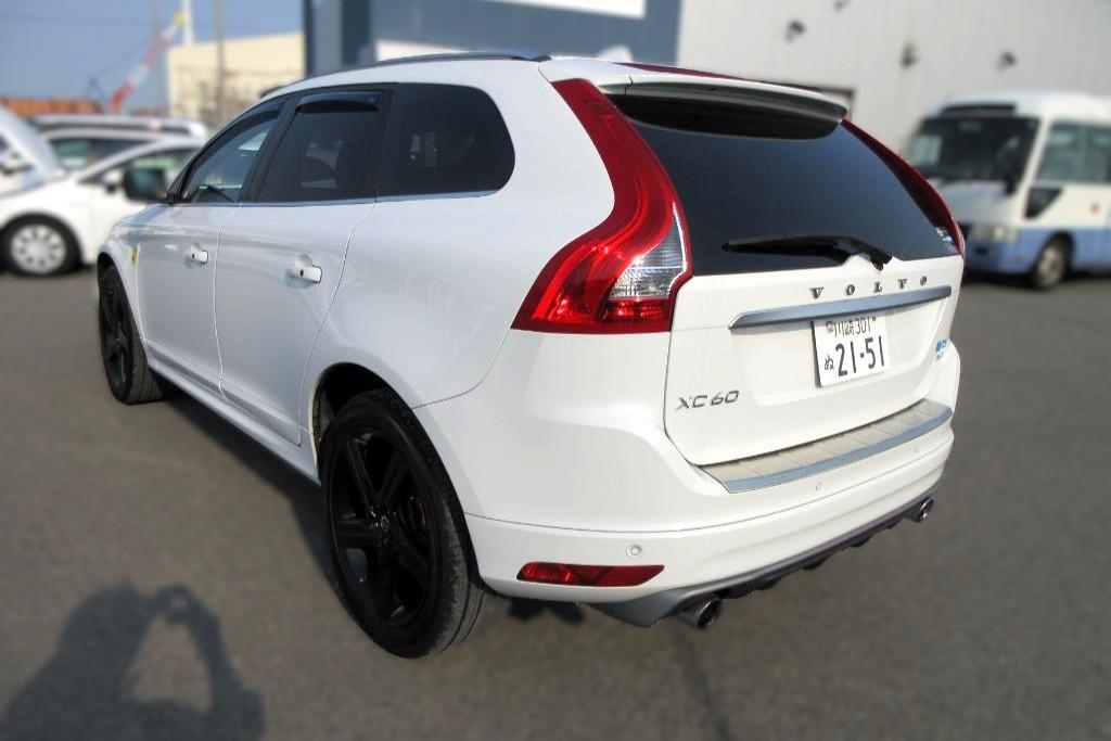 Volvo XC60 3.0 Turbo Petrol T6 AWD R-Design SUV 5dr Auto