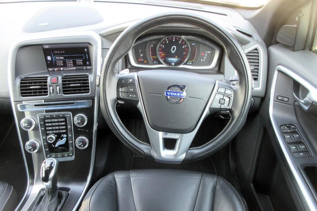 Volvo XC60 3.0 Turbo Petrol T6 AWD R-Design SUV 5dr Auto