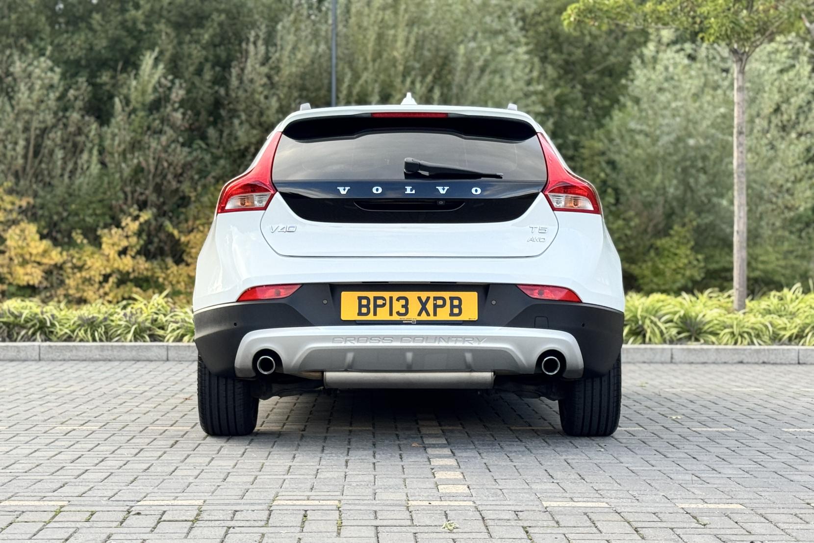 Volvo V40 2.0 5-Cylinder T5 AWD Cross Country 5dr Turbo Petrol Auto