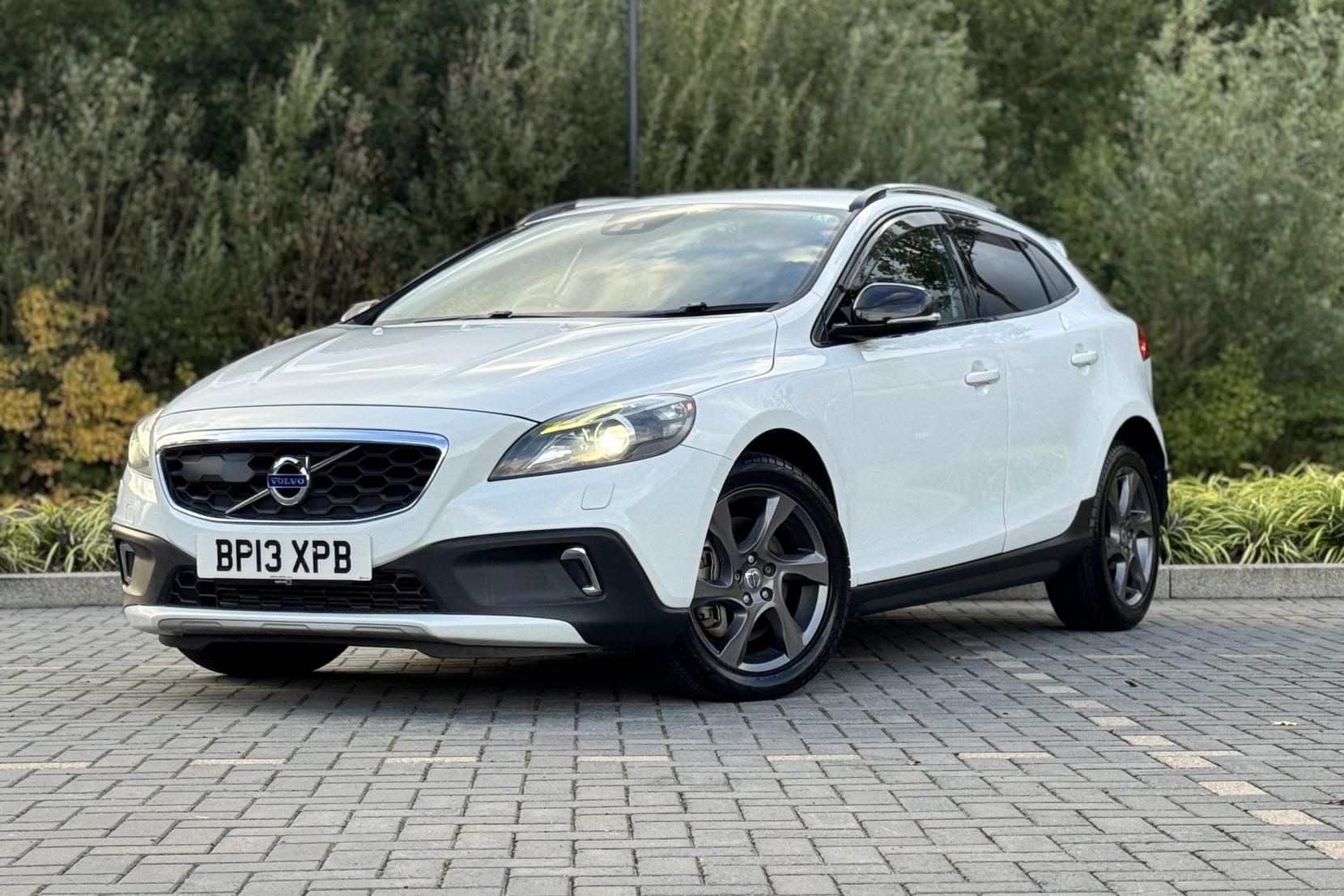 Volvo V40 2.0 5-Cylinder T5 AWD Cross Country 5dr Turbo Petrol Auto