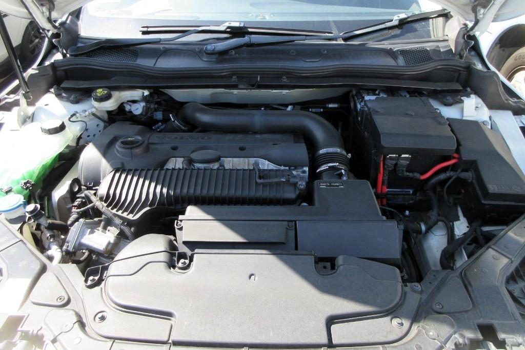 Volvo V40 2.0 5-Cylinder T5 AWD Cross Country 5dr Turbo Petrol Auto