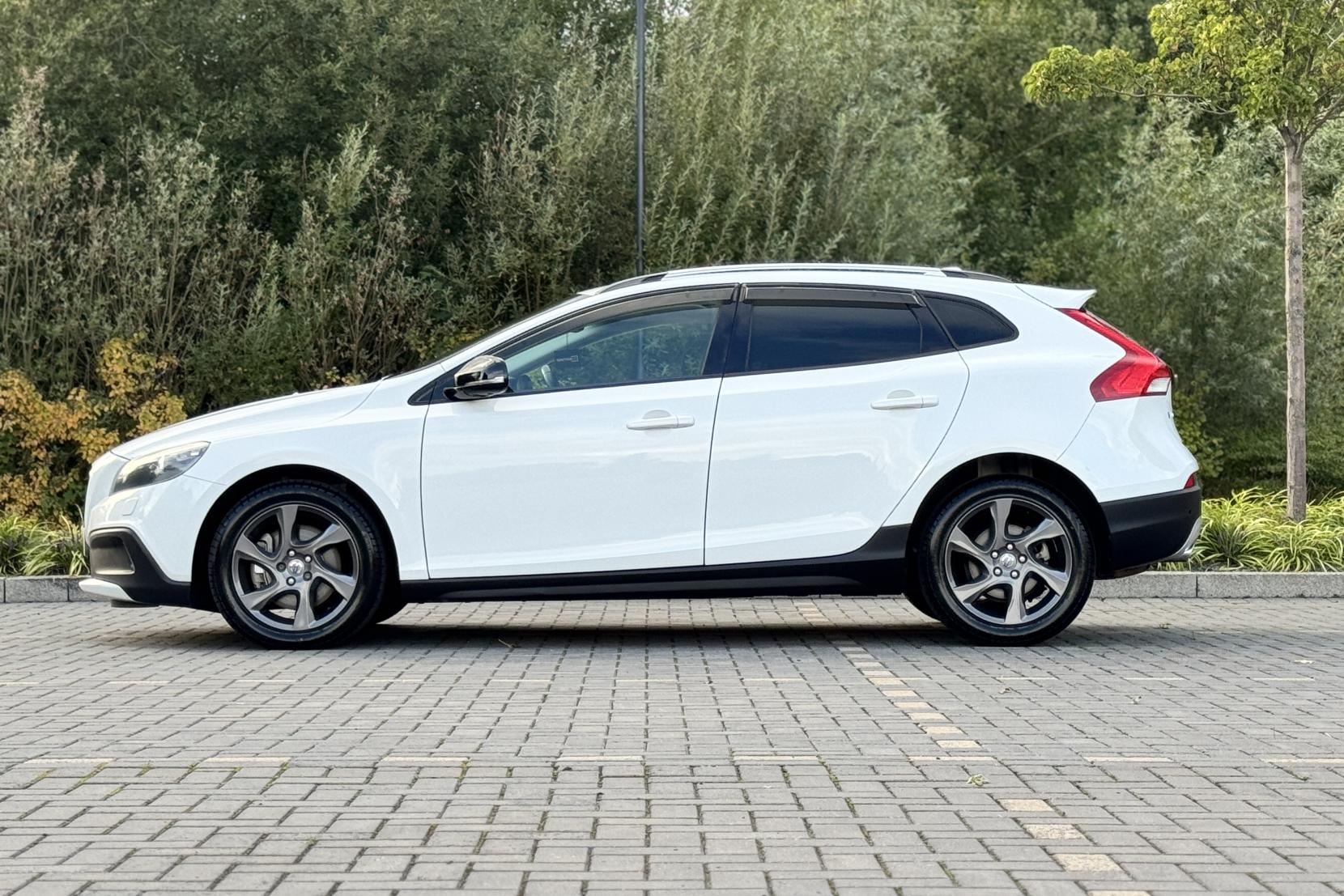 Volvo V40 2.0 5-Cylinder T5 AWD Cross Country 5dr Turbo Petrol Auto