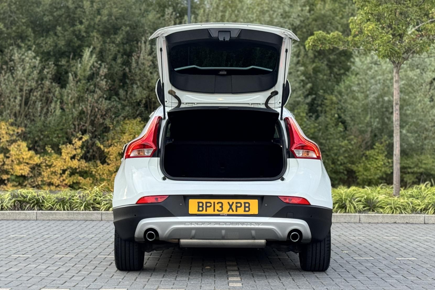 Volvo V40 2.0 5-Cylinder T5 AWD Cross Country 5dr Turbo Petrol Auto