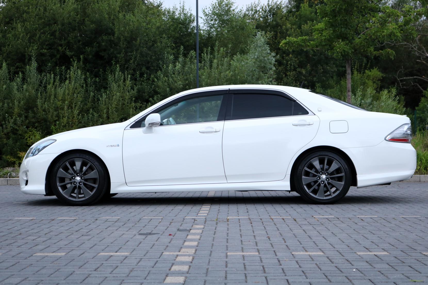 Toyota Crown Hybrid