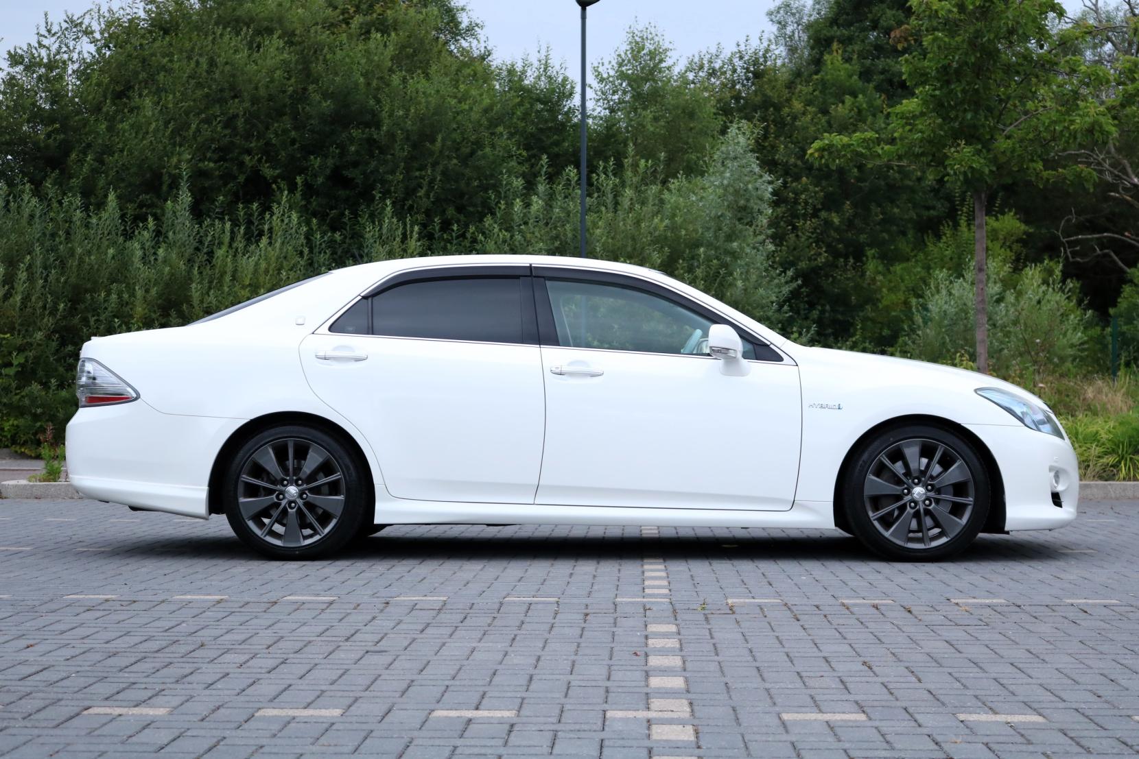 Toyota Crown Hybrid