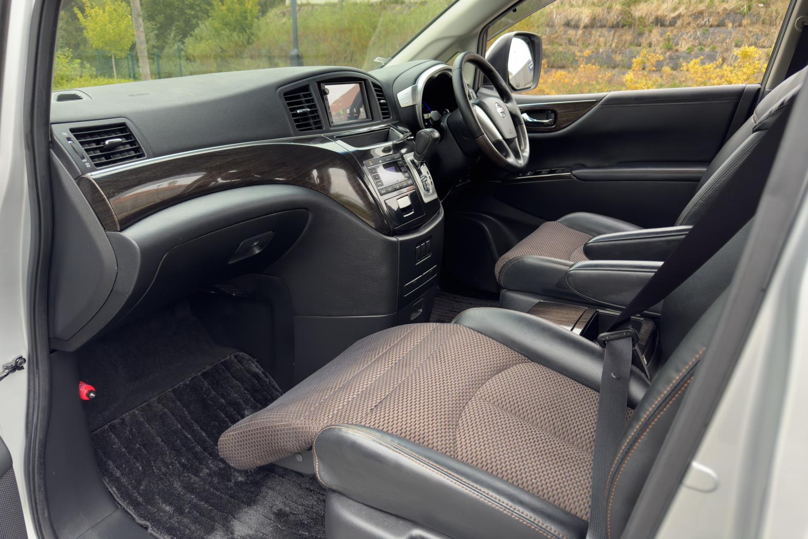 Nissan Elgrand 2.5 Highway Star Urban Chrome 5dr Petrol Auto 7 Seater