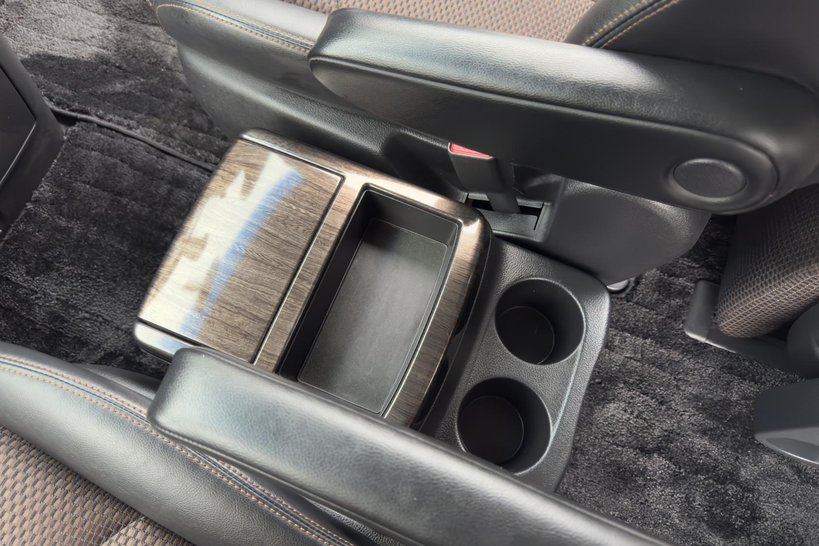 Nissan Elgrand 2.5 Highway Star Urban Chrome 5dr Petrol Auto 7 Seater