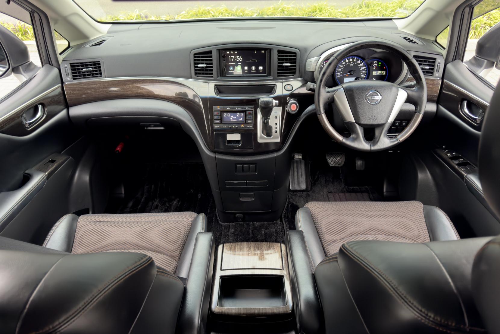 Nissan Elgrand 2.5 Highway Star Urban Chrome 5dr Petrol Auto 7 Seater