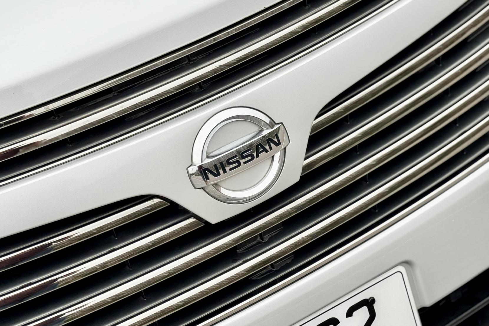 Nissan Elgrand 2.5 Highway Star Urban Chrome 5dr Petrol Auto 7 Seater