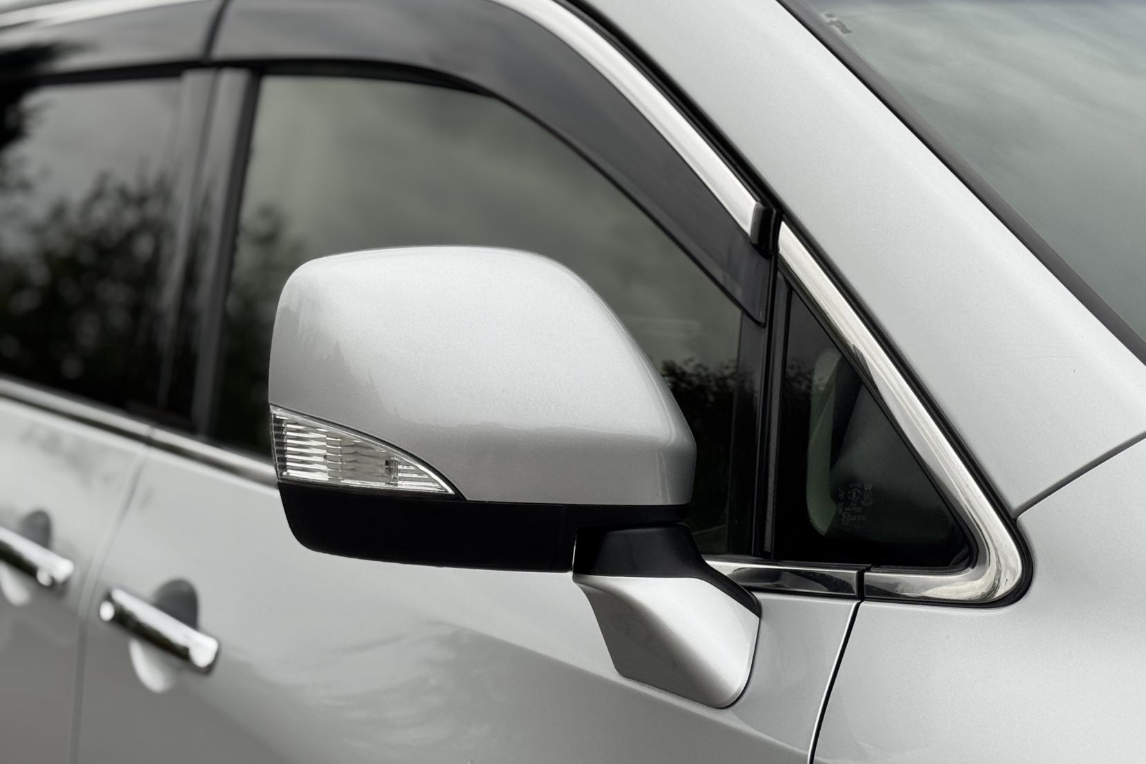 Nissan Elgrand 2.5 Highway Star Urban Chrome 5dr Petrol Auto 7 Seater