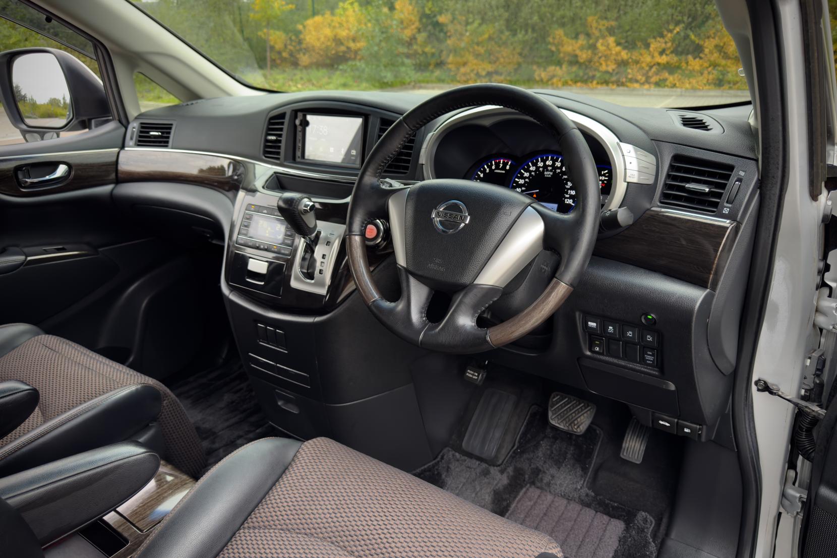 Nissan Elgrand 2.5 Highway Star Urban Chrome 5dr Petrol Auto 7 Seater