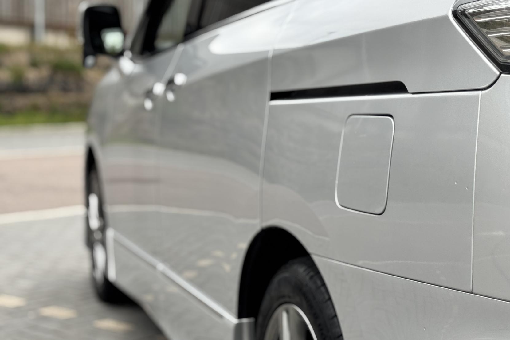 Nissan Elgrand 2.5 Highway Star Urban Chrome 5dr Petrol Auto 7 Seater