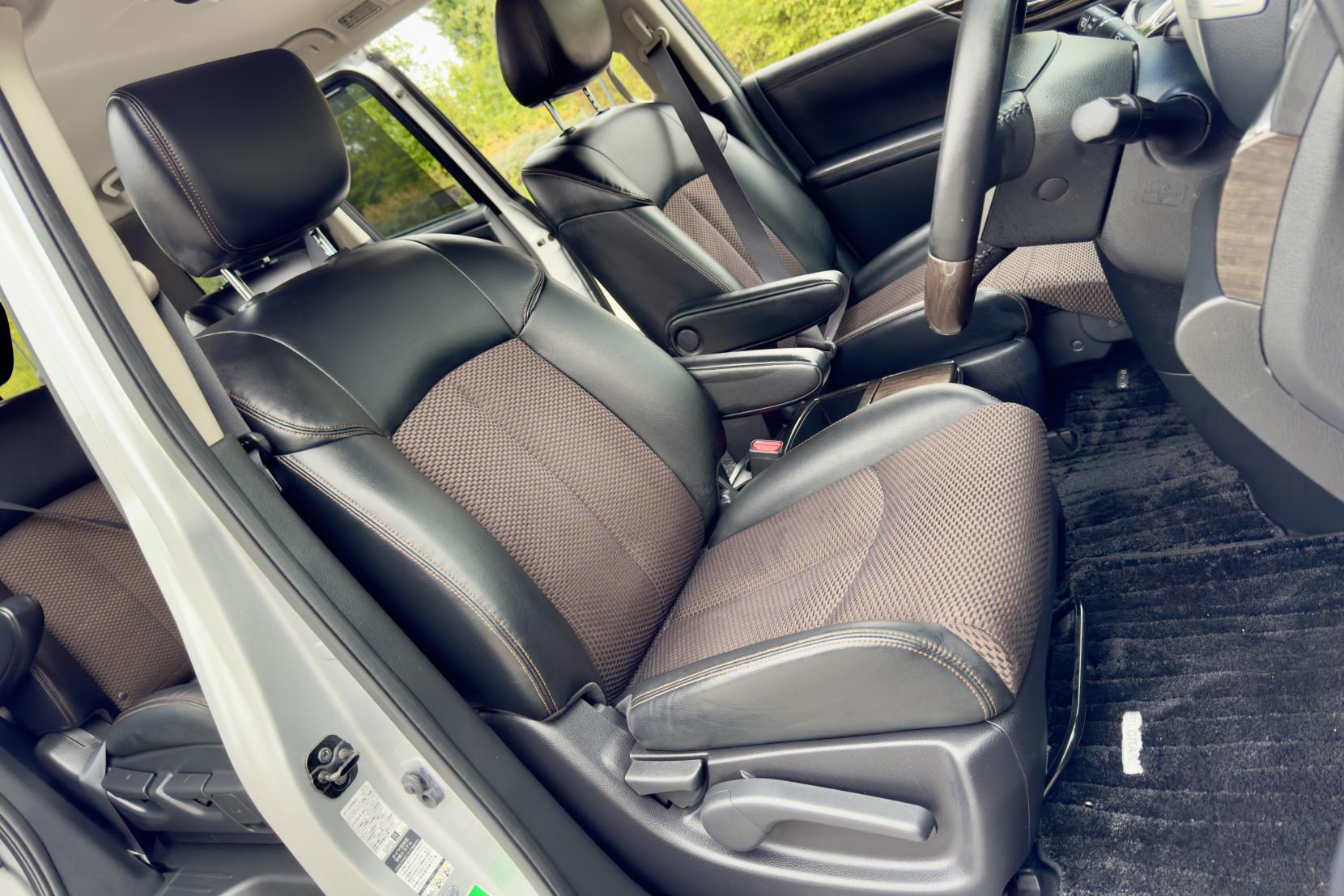 Nissan Elgrand 2.5 Highway Star Urban Chrome 5dr Petrol Auto 7 Seater