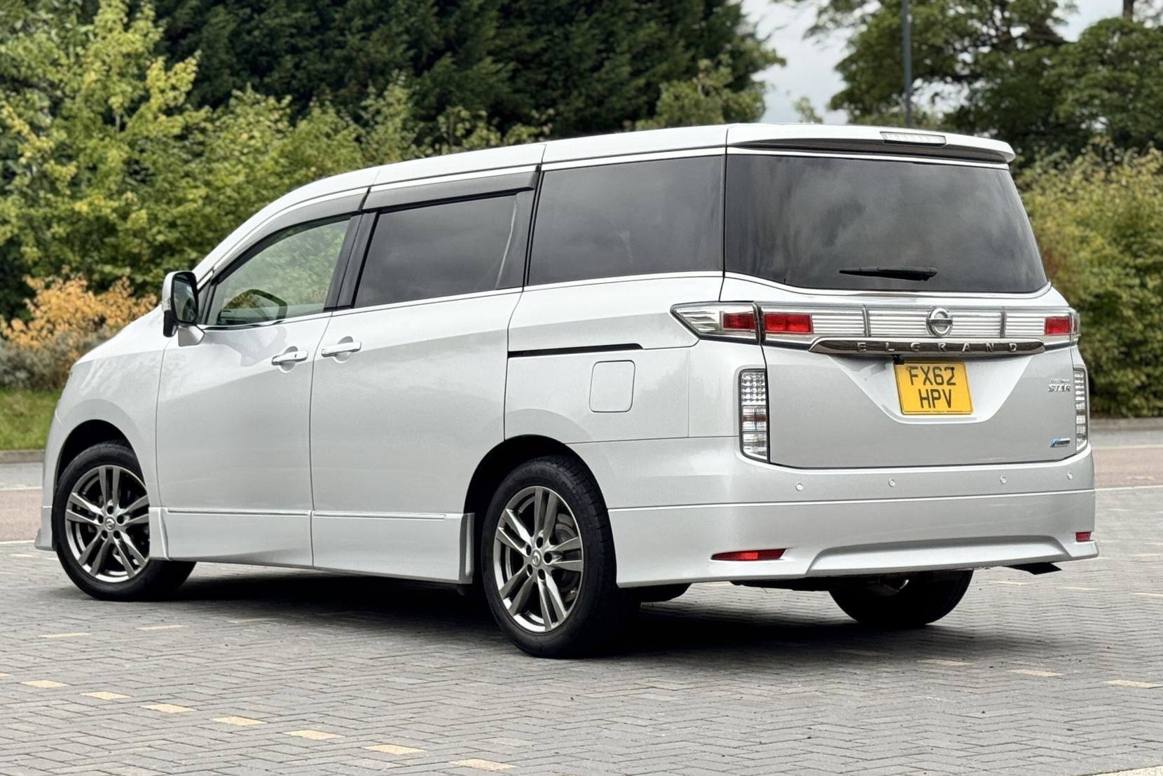 Nissan Elgrand 2.5 Highway Star Urban Chrome 5dr Petrol Auto 7 Seater