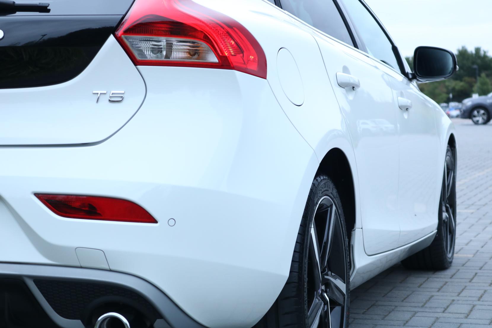 Volvo V40 2.0 5-Cylinder T5 R-Design 5dr Turbo Petrol Auto