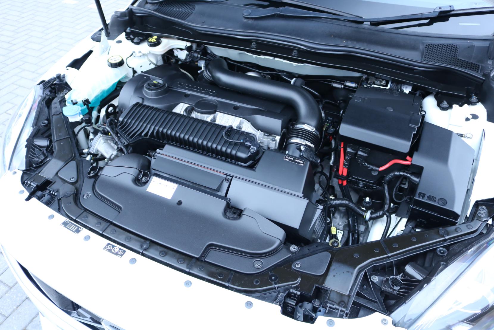 Volvo V40 2.0 5-Cylinder T5 R-Design 5dr Turbo Petrol Auto