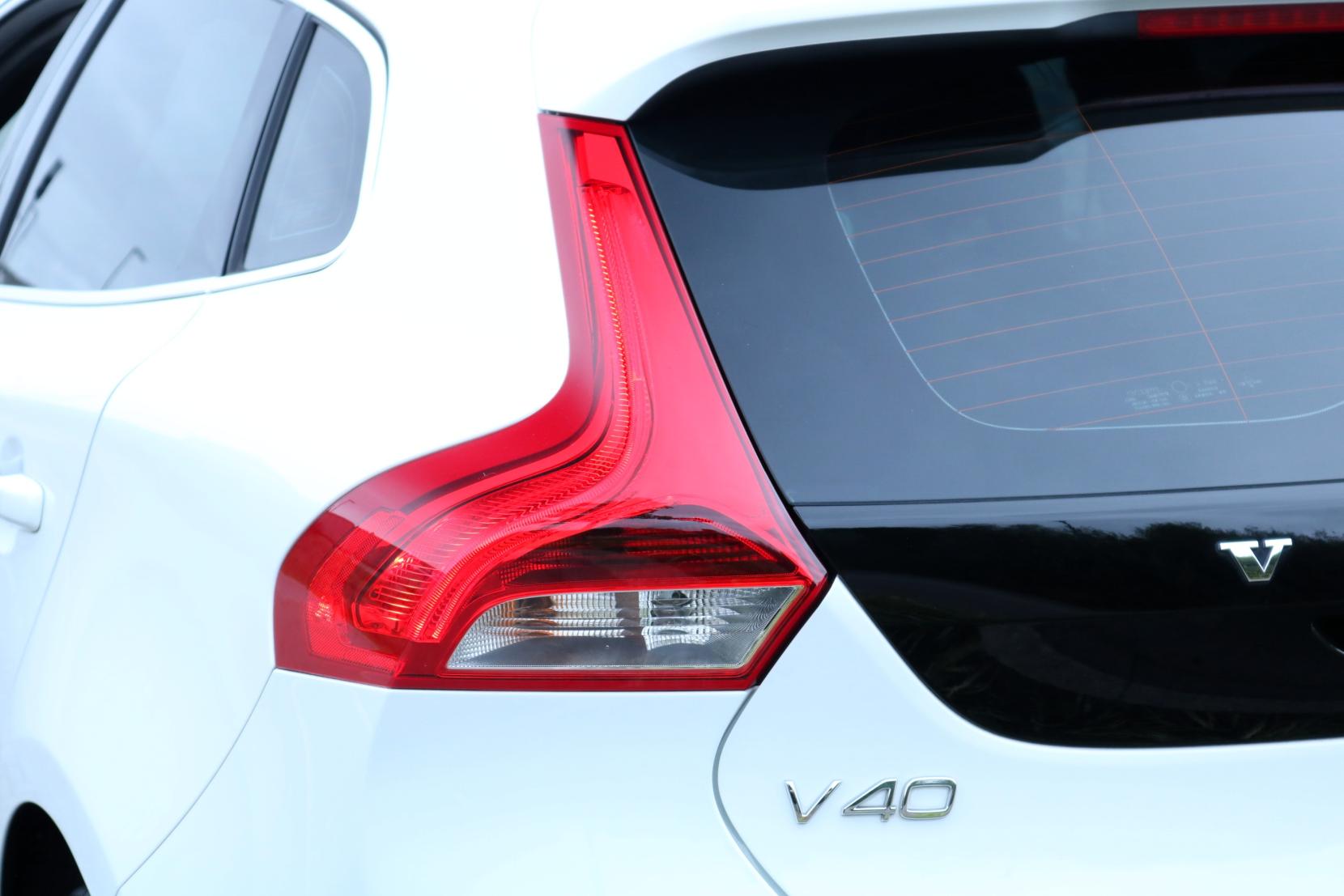 Volvo V40 2.0 5-Cylinder T5 R-Design 5dr Turbo Petrol Auto