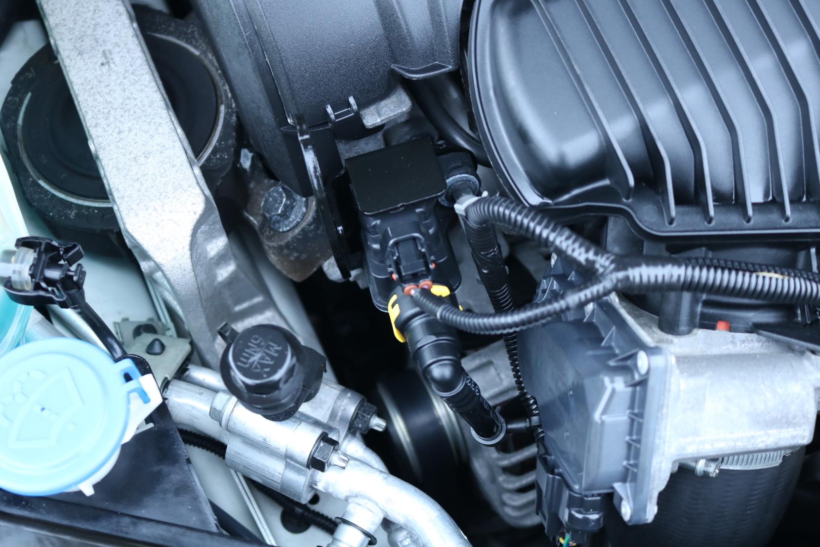 Volvo V40 2.0 5-Cylinder T5 R-Design 5dr Turbo Petrol Auto
