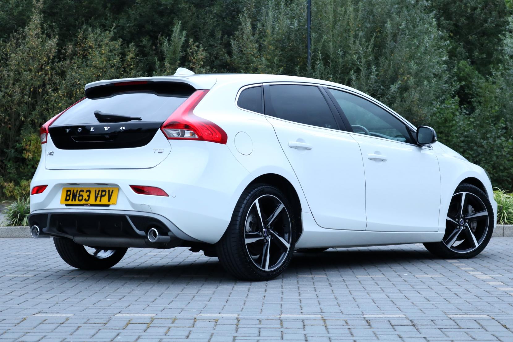 Volvo V40 2.0 5-Cylinder T5 R-Design 5dr Turbo Petrol Auto