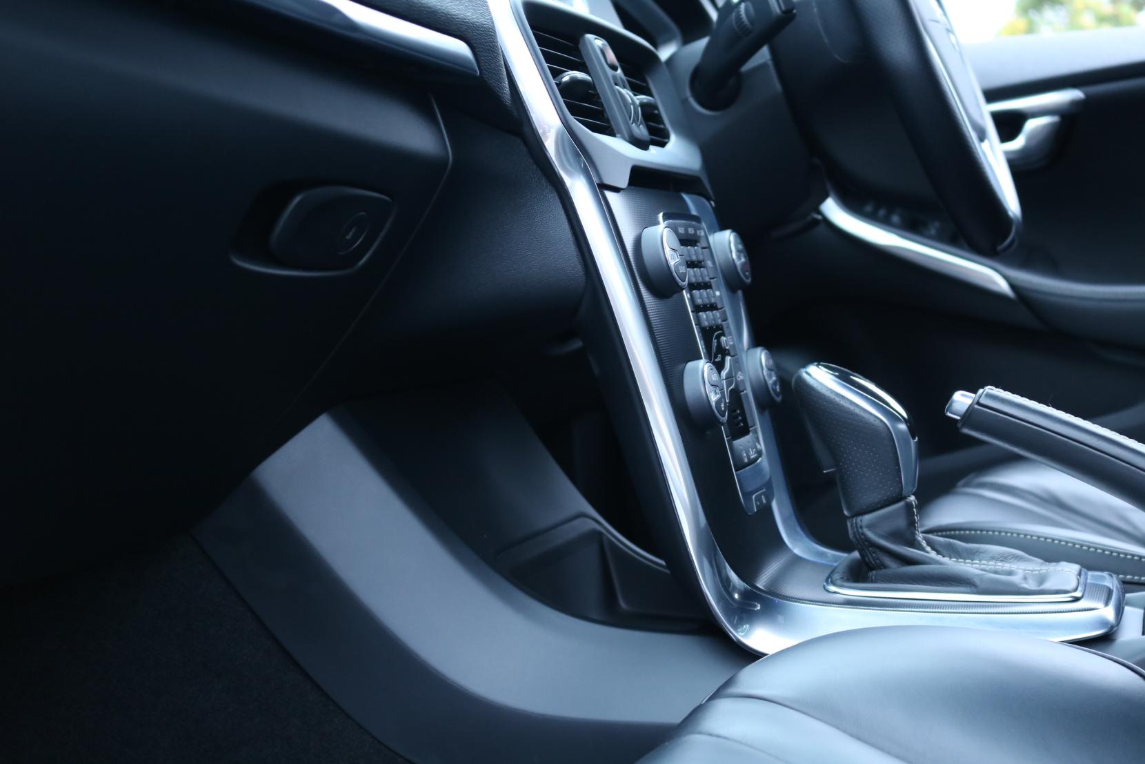 Volvo V40 2.0 5-Cylinder T5 R-Design 5dr Turbo Petrol Auto