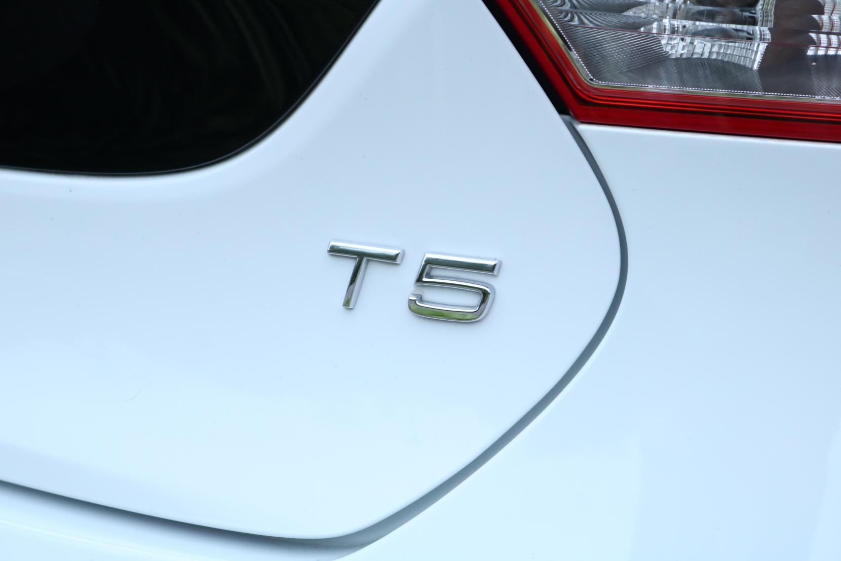Volvo V40 2.0 5-Cylinder T5 R-Design 5dr Turbo Petrol Auto