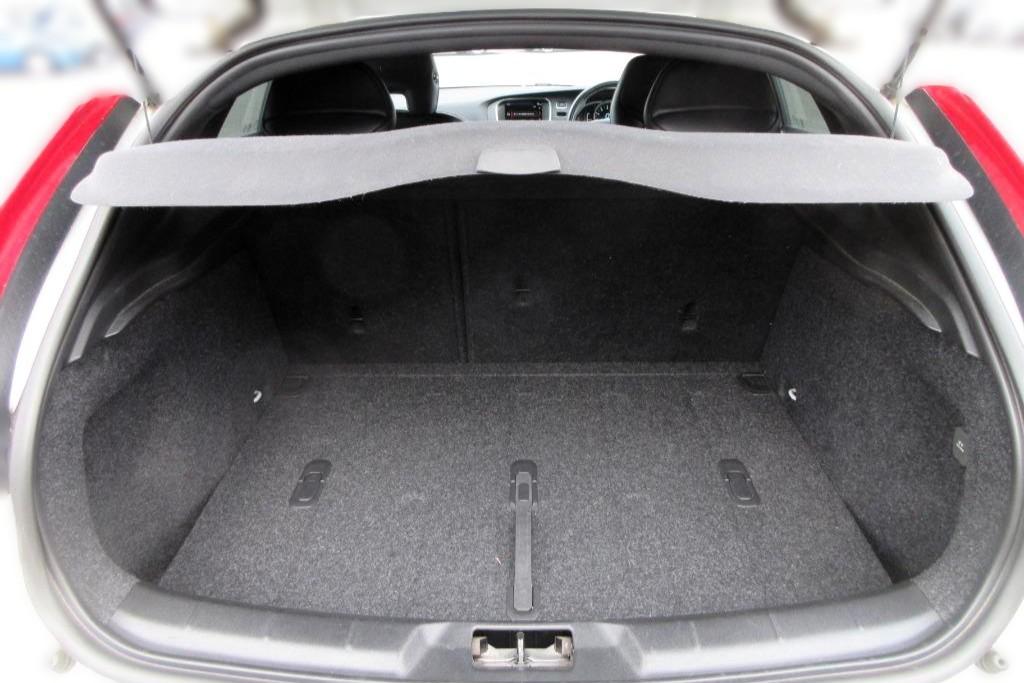 Volvo V40 2.0 5-Cylinder T5 R-Design 5dr Turbo Petrol Auto
