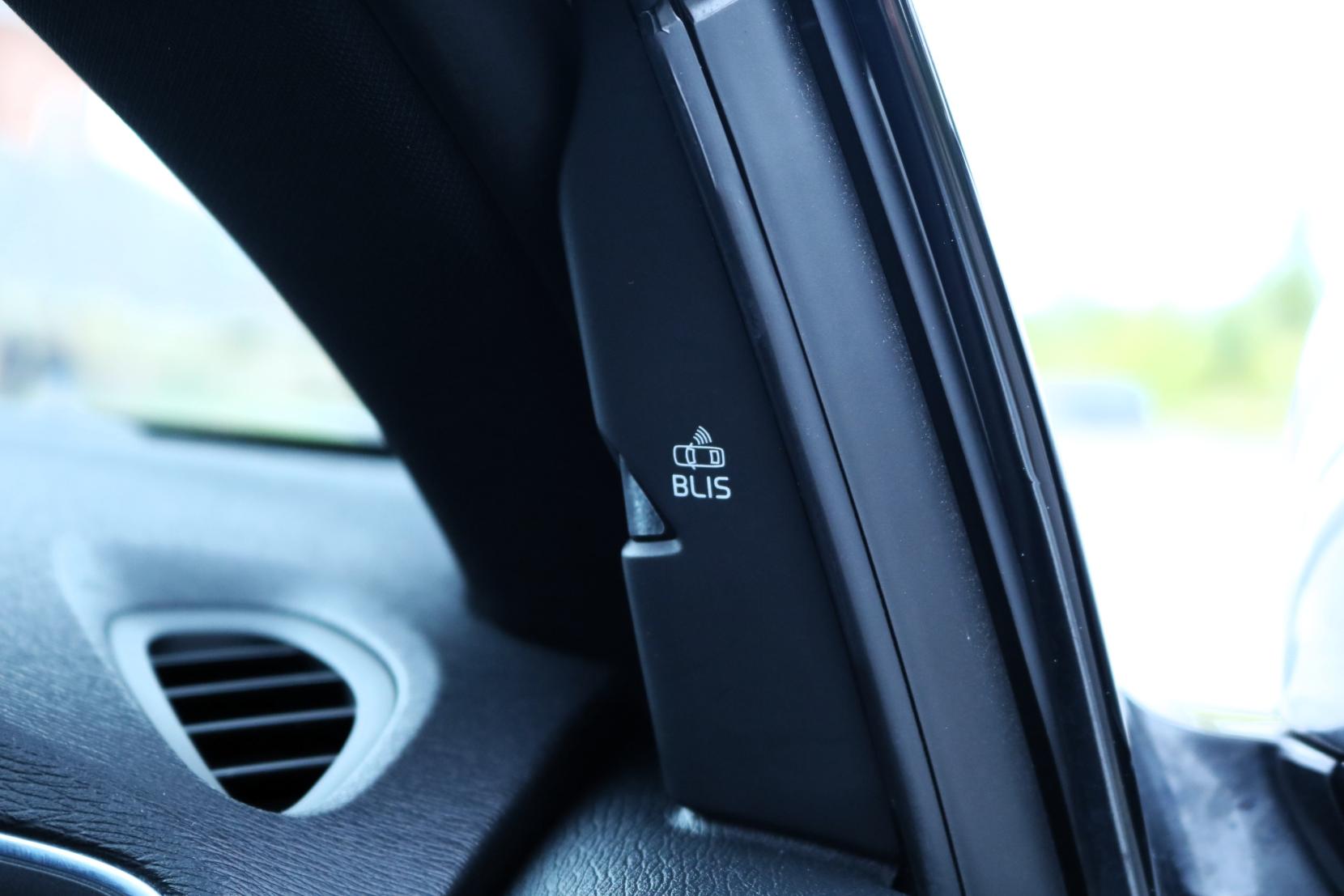 Volvo V40 2.0 5-Cylinder T5 R-Design 5dr Turbo Petrol Auto