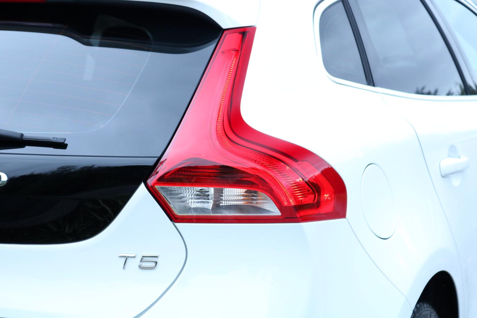 Volvo V40 2.0 5-Cylinder T5 R-Design 5dr Turbo Petrol Auto
