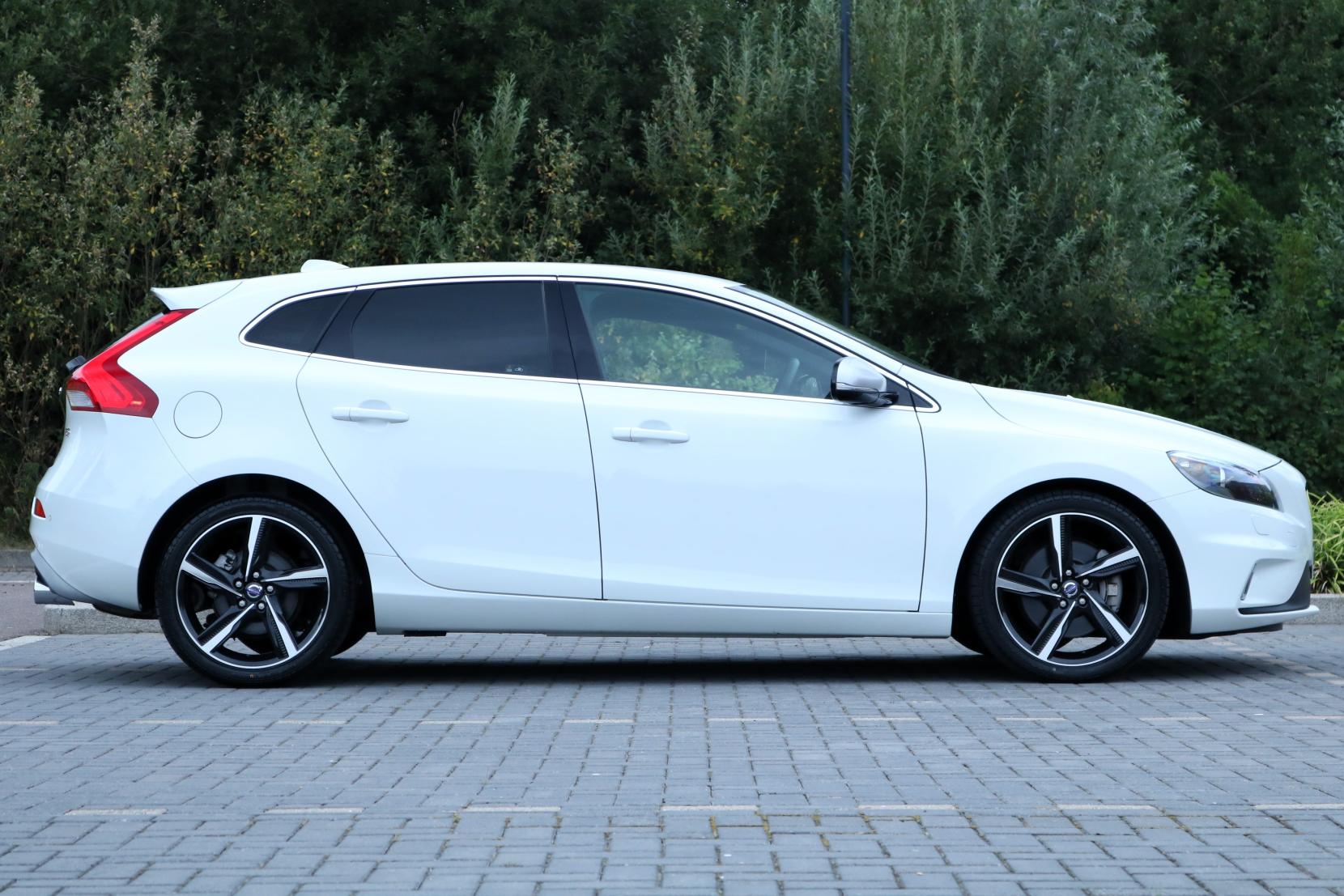 Volvo V40 2.0 5-Cylinder T5 R-Design 5dr Turbo Petrol Auto