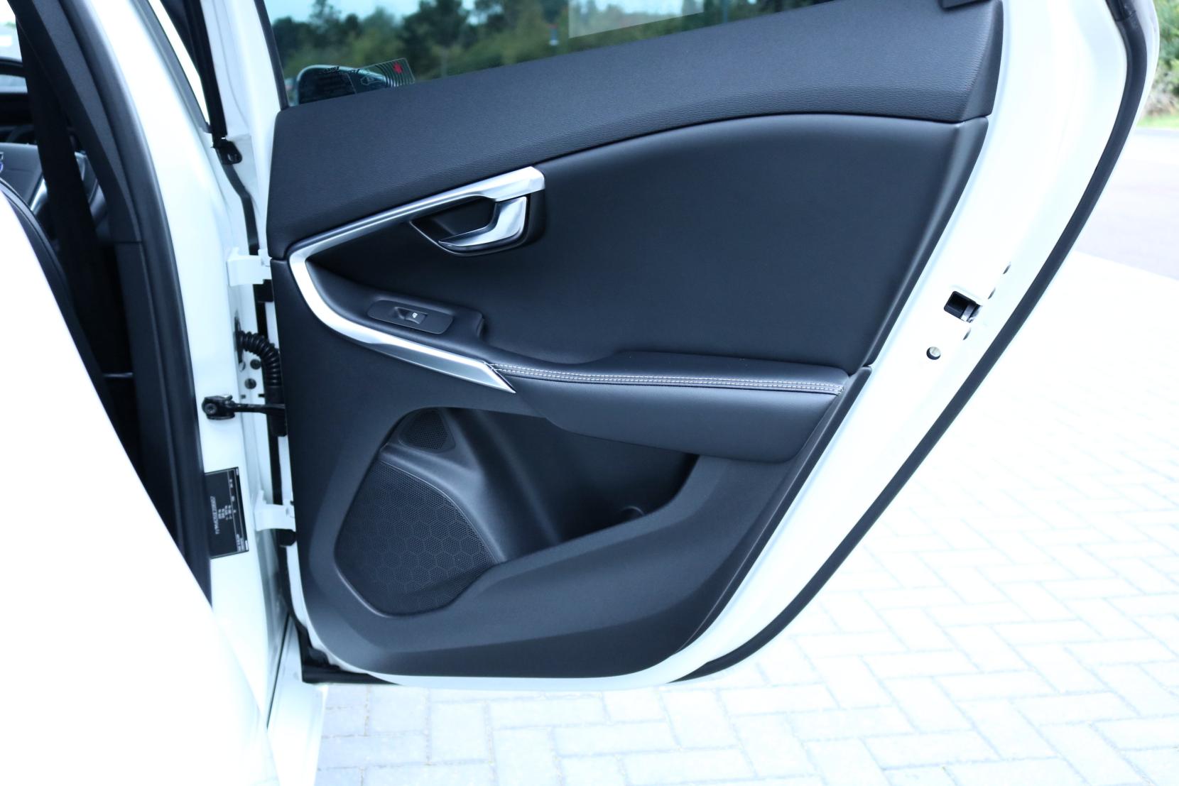 Volvo V40 2.0 5-Cylinder T5 R-Design 5dr Turbo Petrol Auto