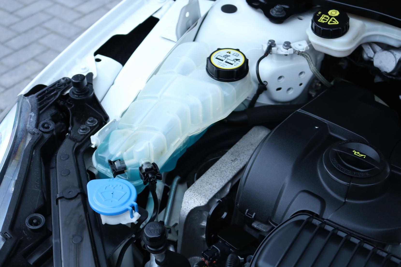 Volvo V40 2.0 5-Cylinder T5 R-Design 5dr Turbo Petrol Auto