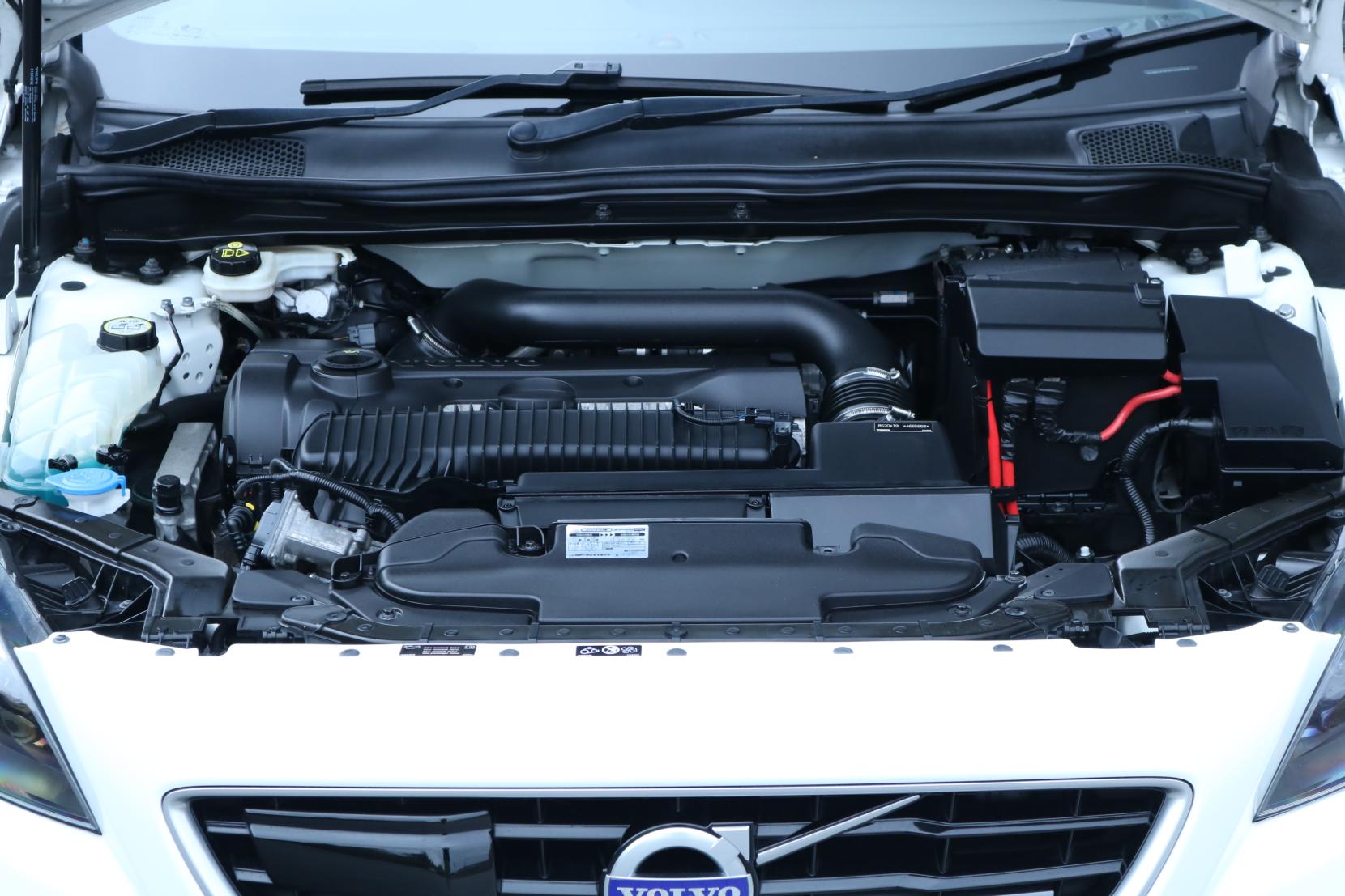 Volvo V40 2.0 5-Cylinder T5 R-Design 5dr Turbo Petrol Auto