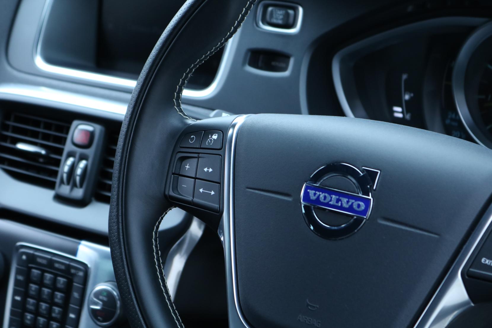 Volvo V40 2.0 5-Cylinder T5 R-Design 5dr Turbo Petrol Auto
