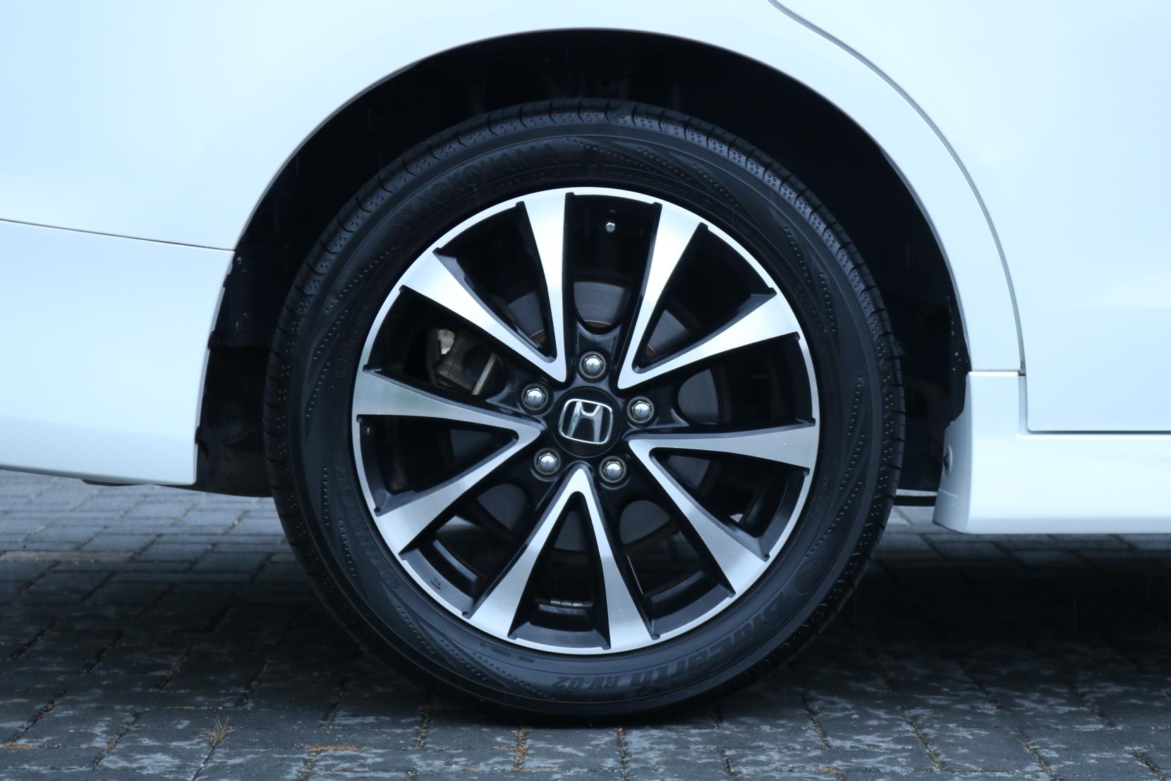 Honda Stepwagon 2.0 Spada Z Cool Spirit MPV 5dr Petrol Auto 8 Seater