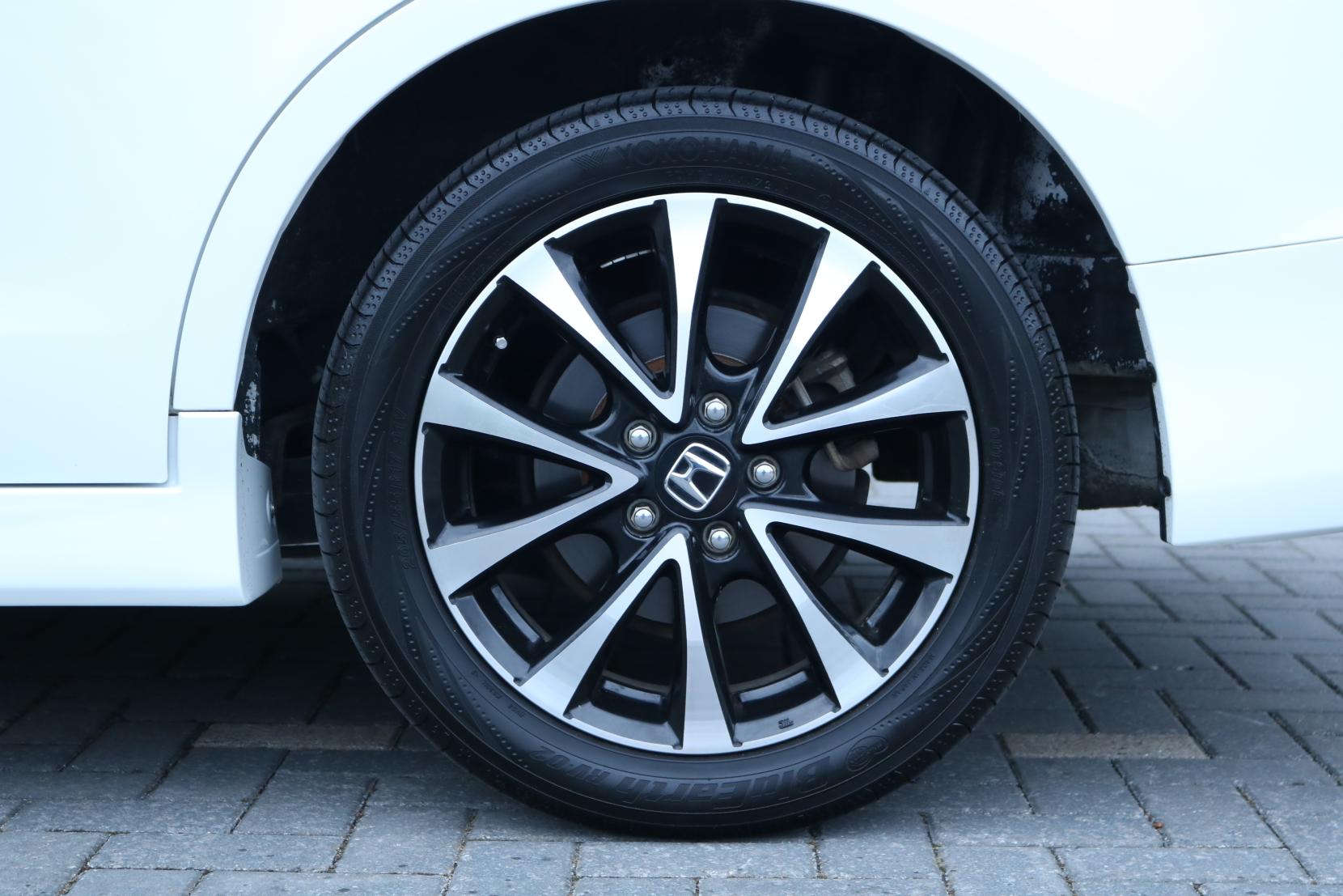 Honda Stepwagon 2.0 Spada Z Cool Spirit MPV 5dr Petrol Auto 8 Seater