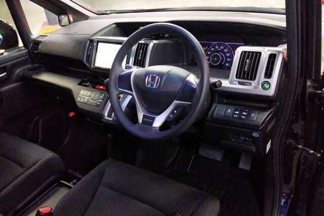 Honda Stepwagon 2.0 Spada Z MPV 5dr Petrol Auto 8 Seater