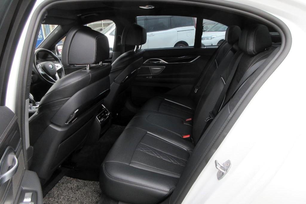 BMW 7 Series 4.4 750i V8 M Sport Saloon 4d Petrol Auto