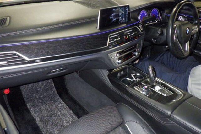 BMW 7 Series 4.4 750i V8 M Sport Saloon 4d Petrol Auto
