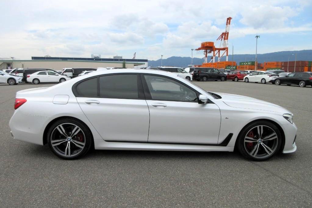 BMW 7 Series 4.4 750i V8 M Sport Saloon 4d Petrol Auto