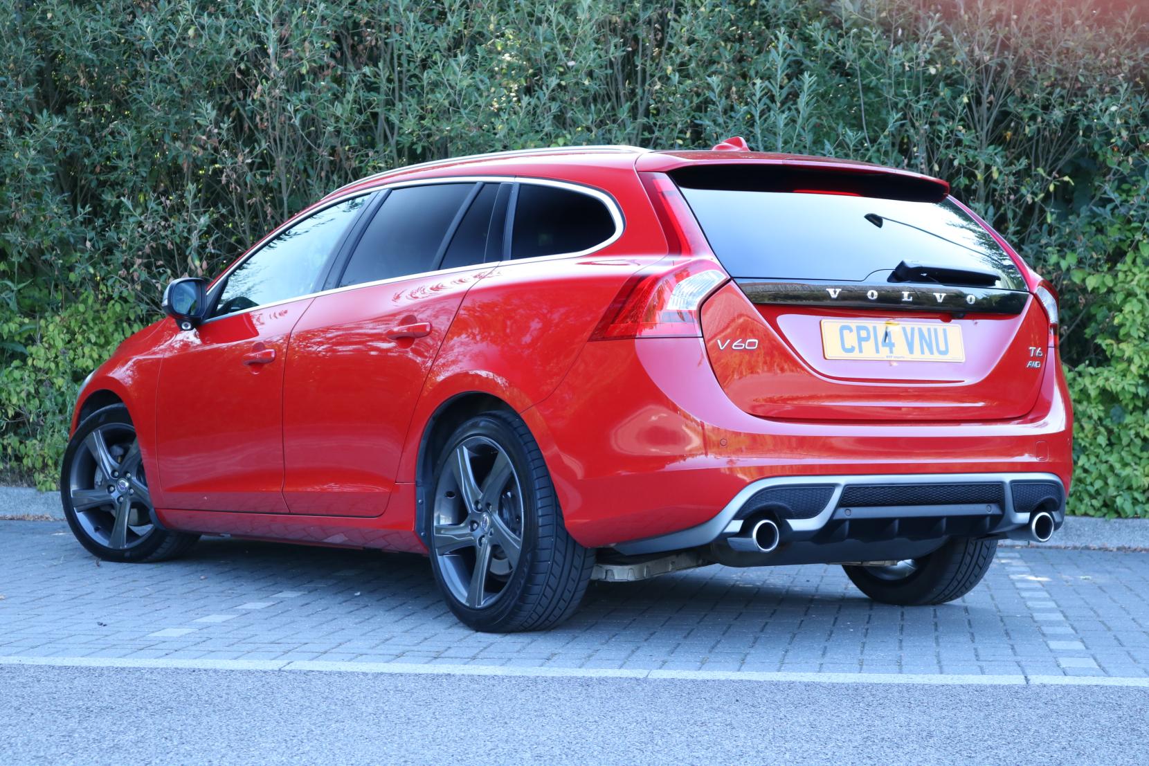 Volvo V60 3.0 T6 R-Design Petrol Turbo Auto Estate AWD 5dr