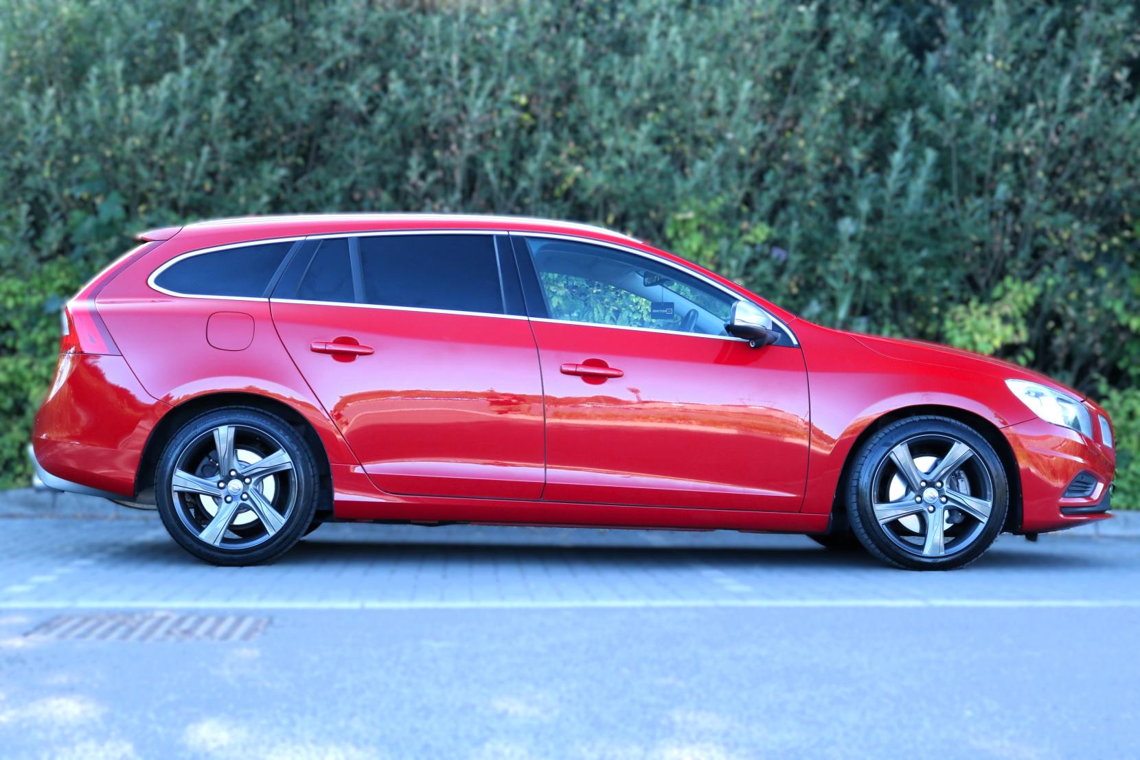 Volvo V60 3.0 T6 R-Design Petrol Turbo Auto Estate AWD 5dr