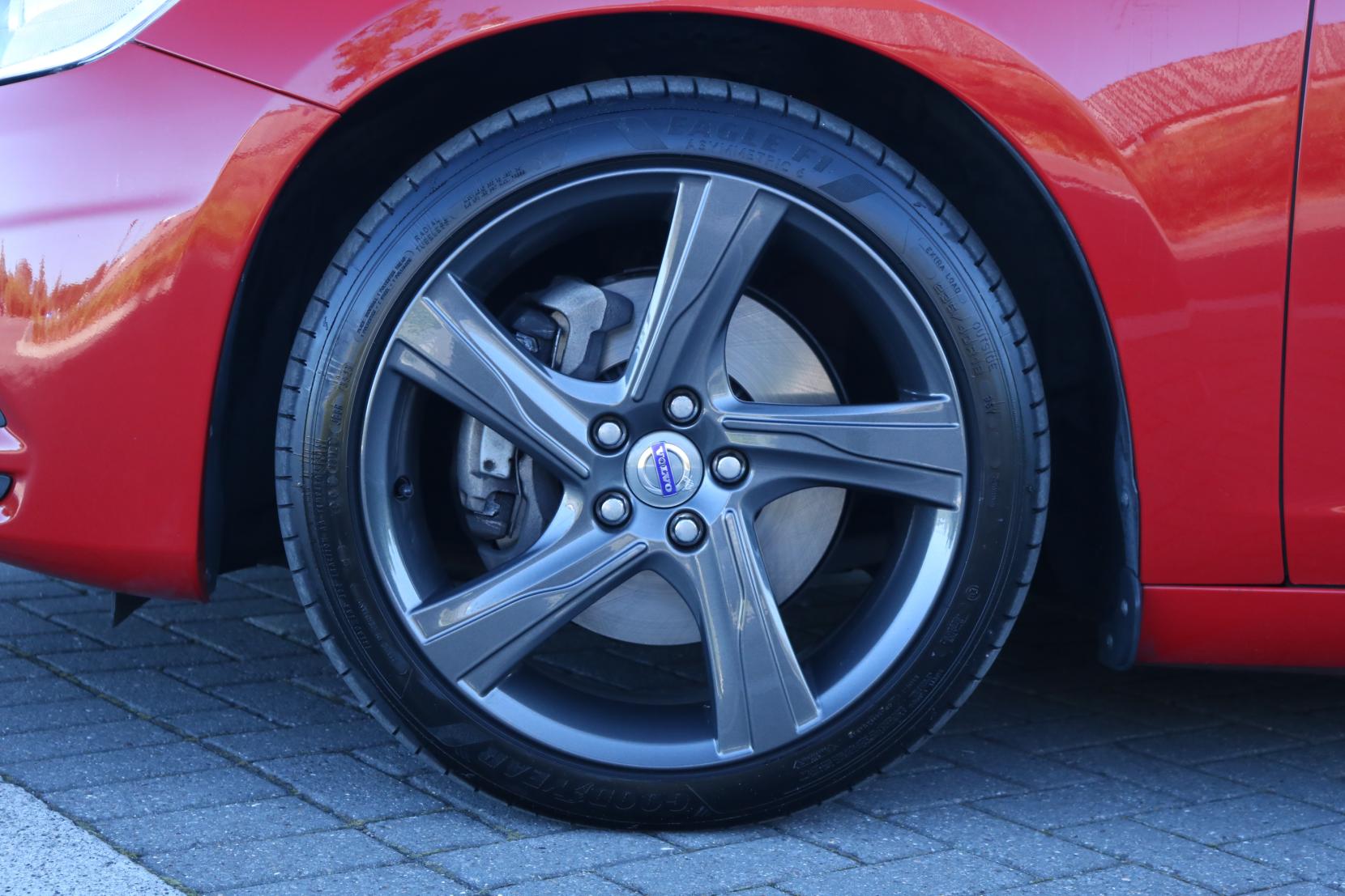 Volvo V60 3.0 T6 R-Design Petrol Turbo Auto Estate AWD 5dr