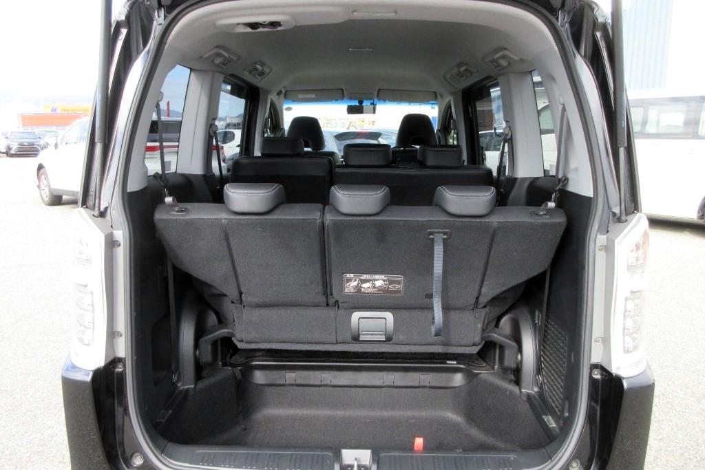 Honda Stepwagon 2.0 Spada Z Cool Spirit MPV 5dr Petrol Auto 8 Seater